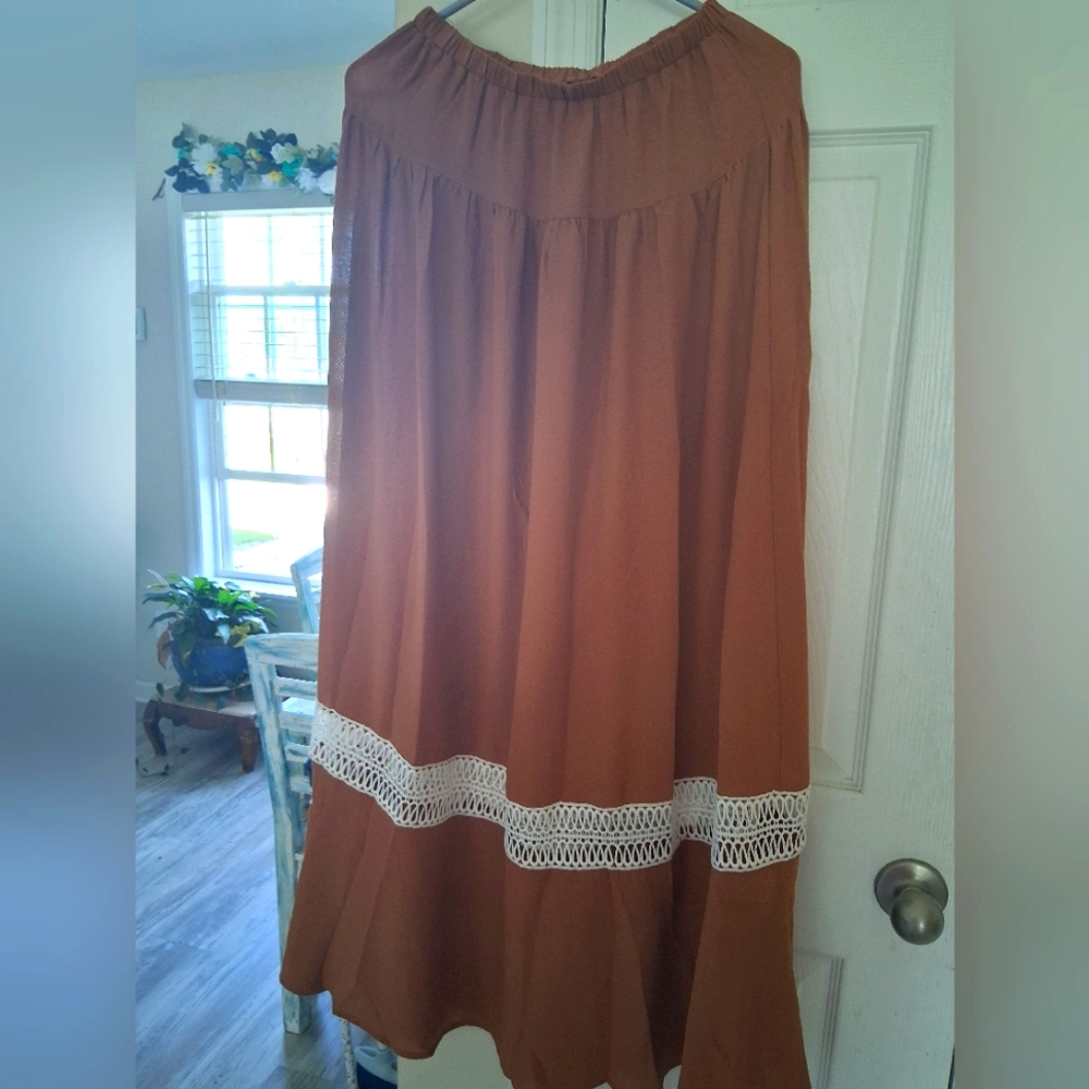 Blushing Heart  Rust Maxi Dress with Lace Trim Sz Sm Nwot